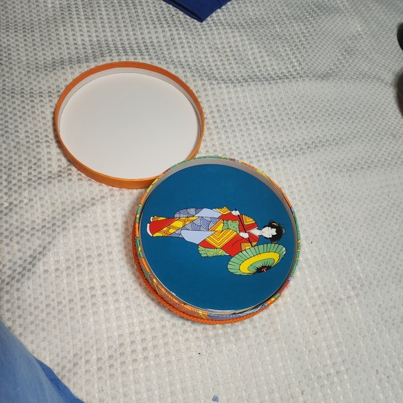 PIER ONE EUC SET OF 4 CERAMIC GEISHA STONEWARE PLATE SET NEVER USED - Picture 3 of 11